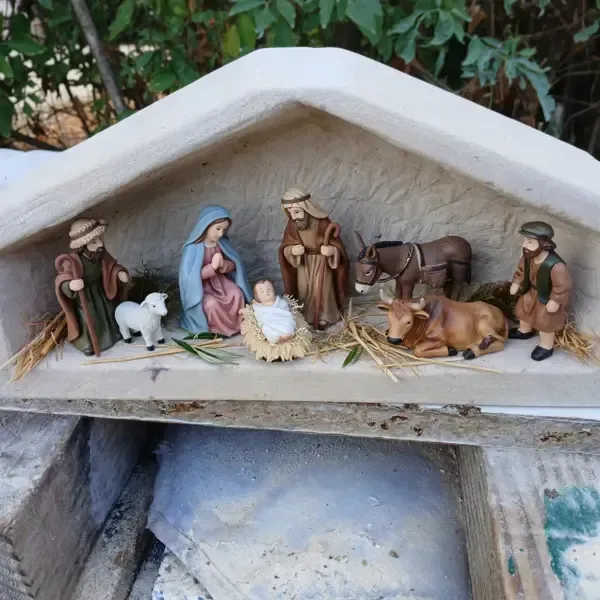 Petite crèche avec santons inclus